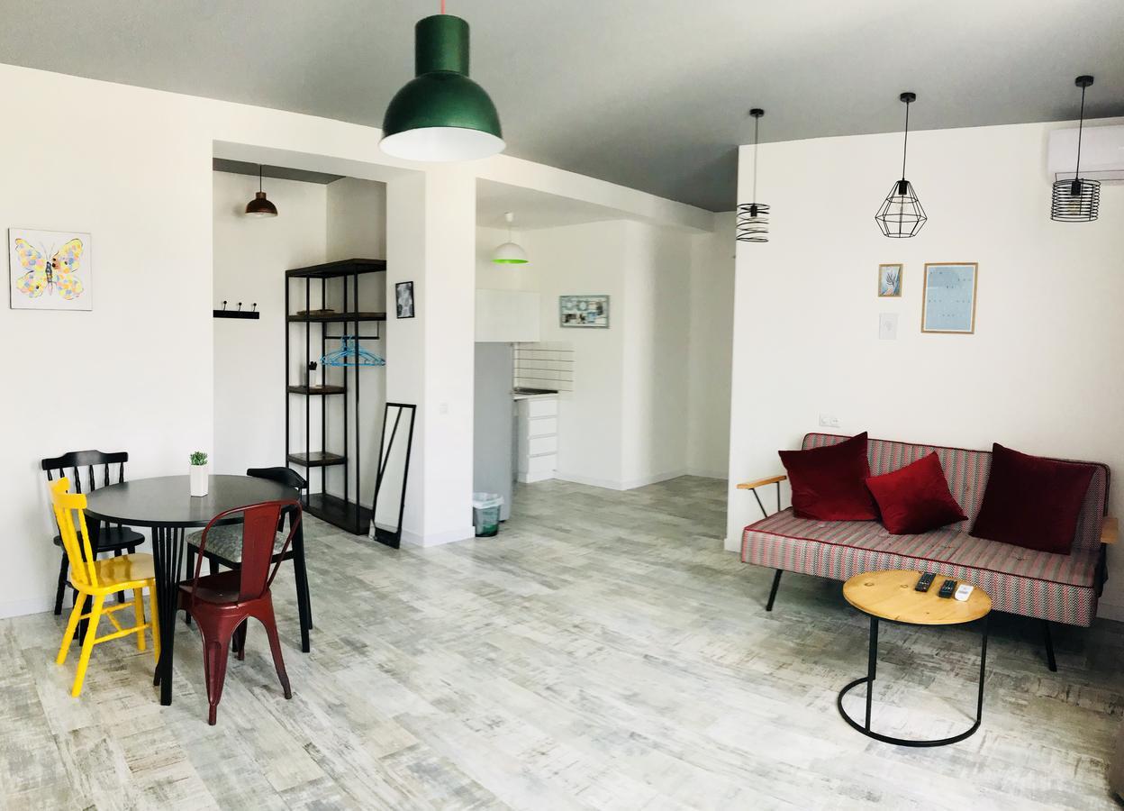City Center Apartments By Happy Place Tbilisi Exteriör bild